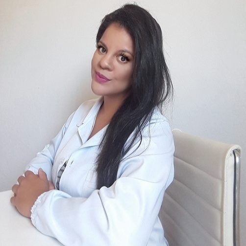 Dra. Carine Oliveira