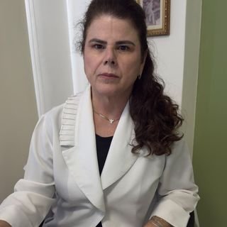 Dra. Naira Cavalcante da Costa Bernardino .