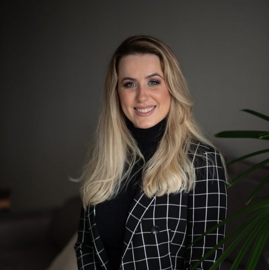 Dra. Gabrielly Colombo