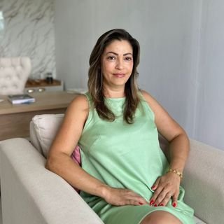 Dra. Elaine Santana Silva Rodrigues