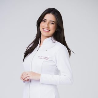 Dra. Louise Queiroz Teixeira