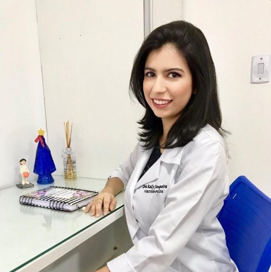 Dra. Kelly Junqueira