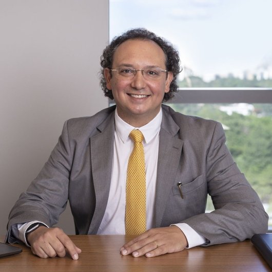 Dr. Thiago Giansante Abud