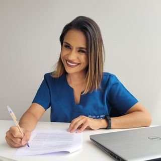 Dra. Priscila de Lima