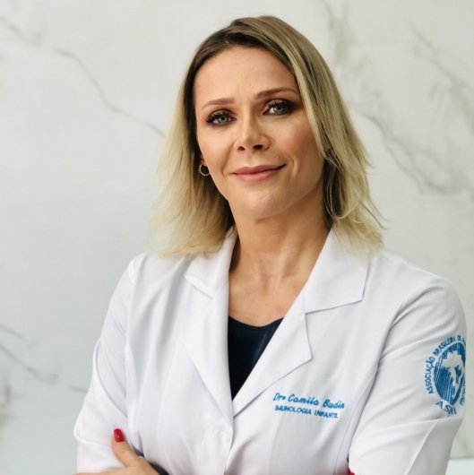 Dra. Camila Budin Tavares