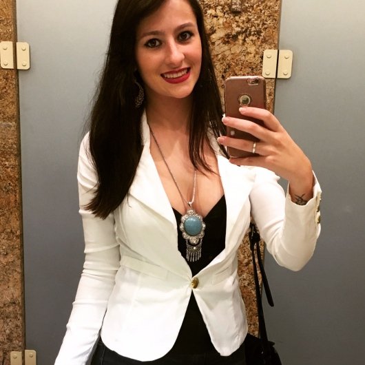 Dra. Isabella Coelho