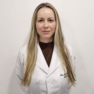 Dra. Stephanie Pimenta Salgado .