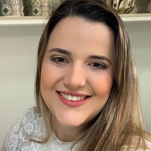 Dra. Fabiana De Oliveira Costa Cruz
