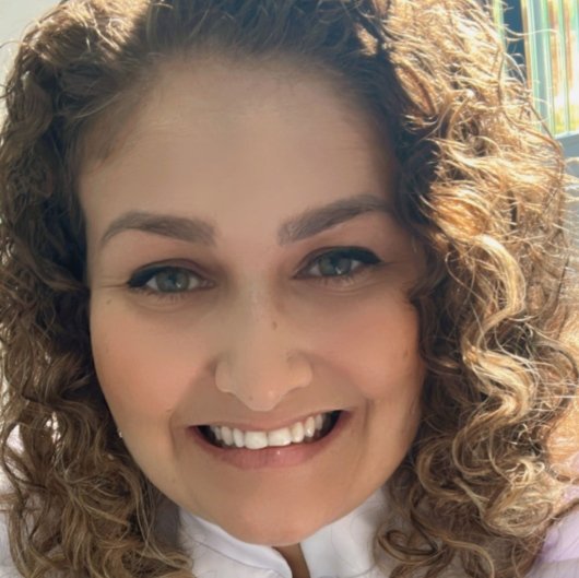 Dra. Rhaiza Colares