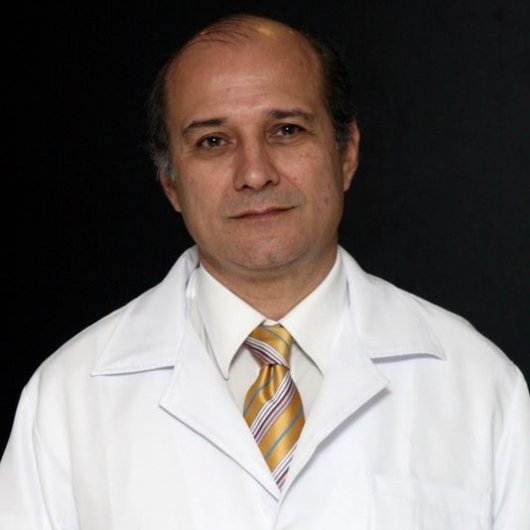 Dr. Gustavo Gomes de Castro Soares