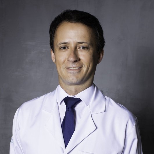 Dr. José Eduardo Cassou