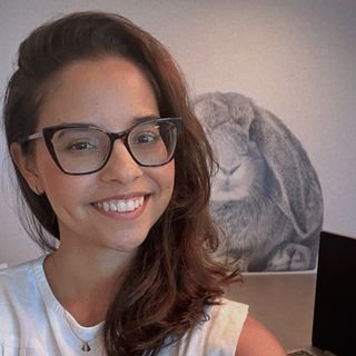 Dra. Larissa Serra
