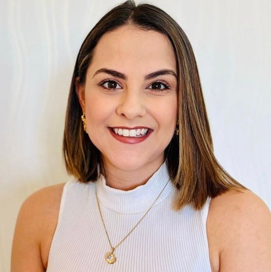 Dra. Caroline Martins