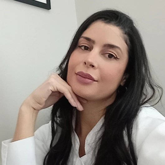 Dra. Renata Lemos