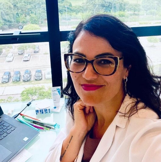 Dra. Karen Cristina Correa de Melo