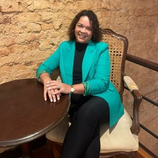 Rita de Cássia Santana .
