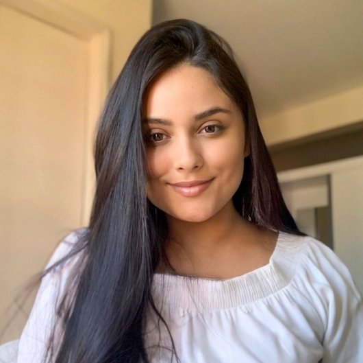 Julia Ferreira