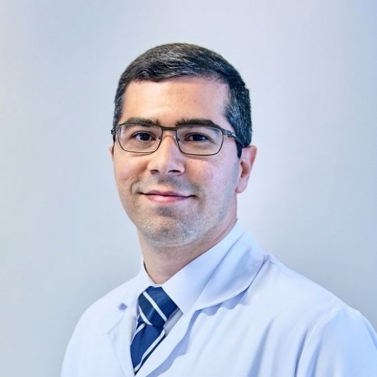 Dr. Eduardo Botelho