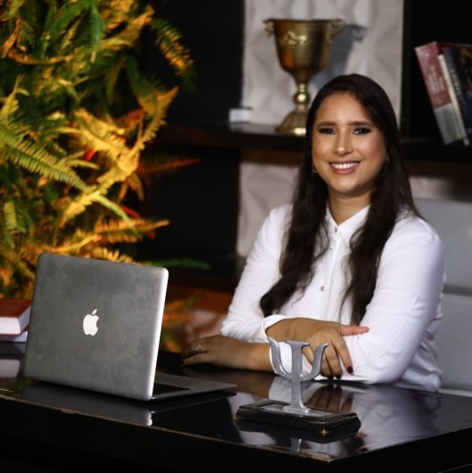 Dra. Laíse Alves Moura