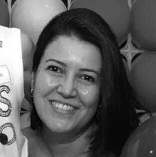 Dra. Luciana Bastos Paiva Fernandes
