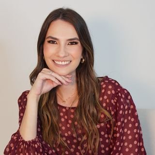 Dra. Larissa Junqueira Akl