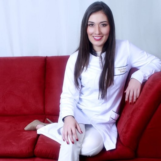 Dra. Mayara Becker