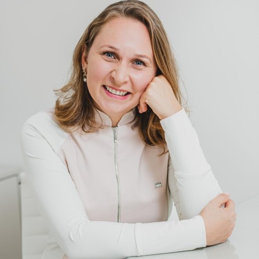 Dra. Vanessa de Oliveira Chaves