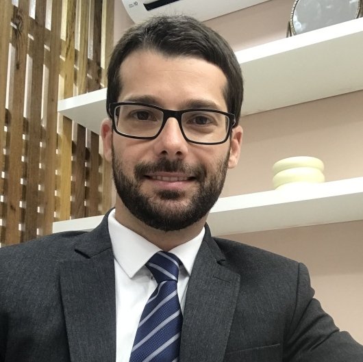 Dr. Pedro Neves