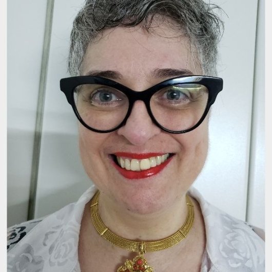 Dra. Suzy Rabello