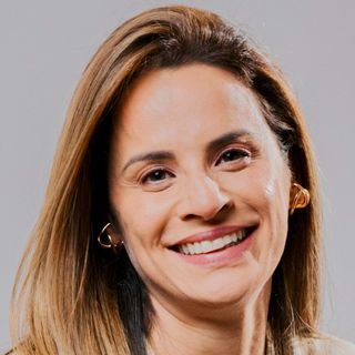 Dra. Laise Barcelos