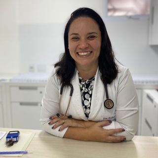 Dra. Raquel Gomes De Oliveira Lyrio .