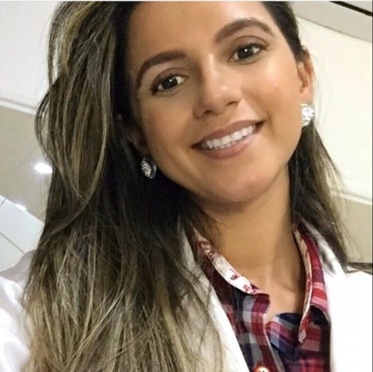 Dra. Isabella Demes