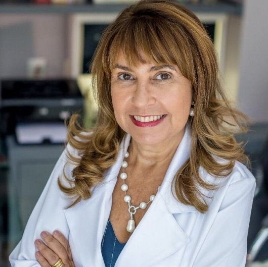 Dra. Ana Teresa Gusmão de Lucia