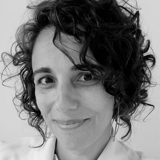 Dra. Mariana Caroni