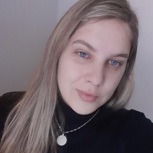 Dra. Ana Claudia Hacker Zeferino