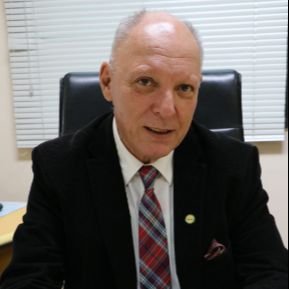 Dr. Carlos Isaia Filho
