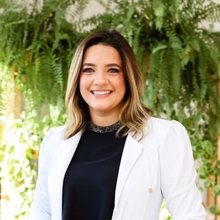 Dra. Nayara Christina de Lima Curti