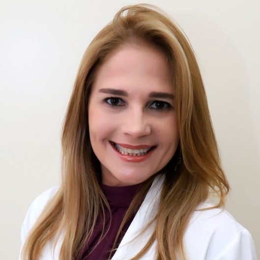 Dra. Christiane Gomes de Azevedo