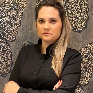 Dra. Andreia Carla B. Ramires Lazzuri