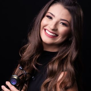 Dra. Ana Carolina Navarro