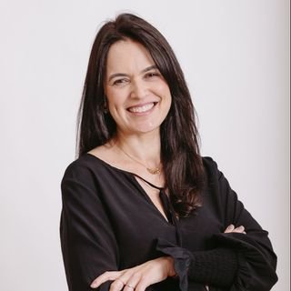 Dra. Paula Lira de Moura