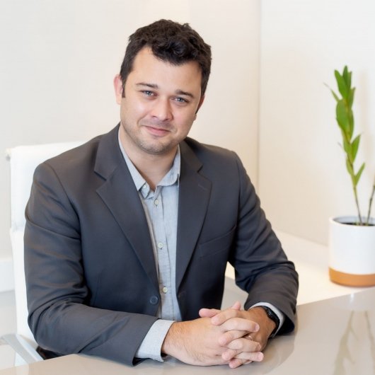 Dr. Felipe Salles