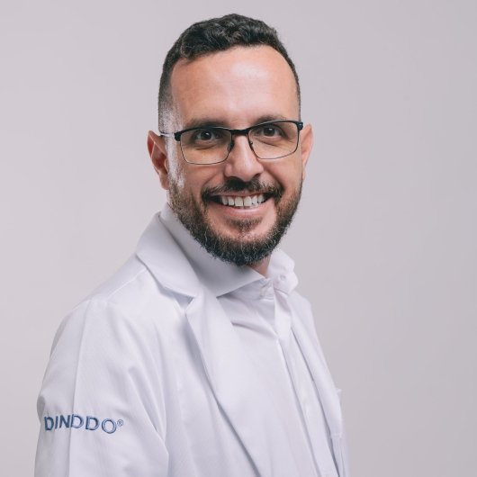 Dr. Luis Roberto de Castro Martins Bonilha .