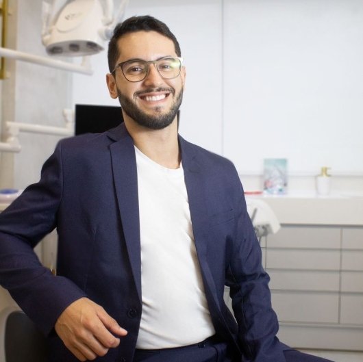 Dr. Eduardo Ferraz