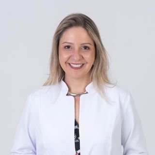 Dra. Danielli Zucateli