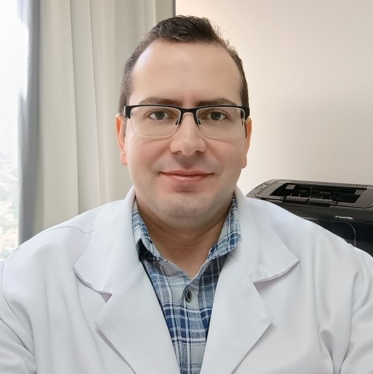 Dr. Hugo Rafael Vaz Bretones
