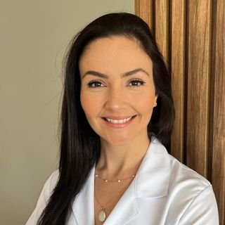 Dra. Roberta Fernandes