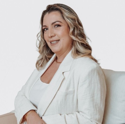 Dra. Cláudia Lucas
