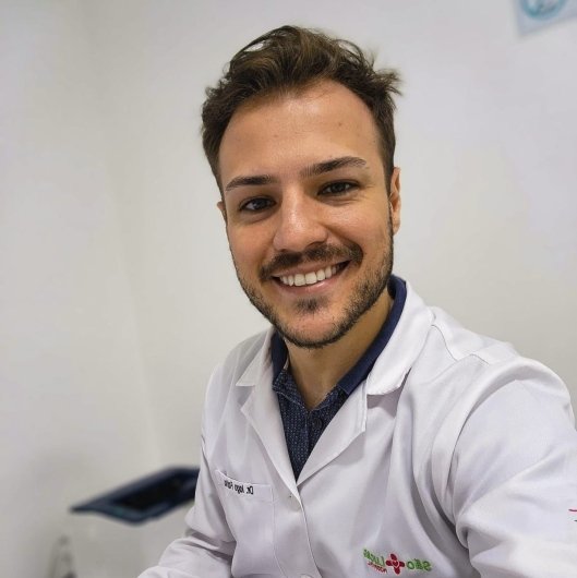 Dr. Iago Farias