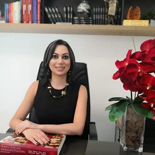 Dra. Marina Toscano de Oliveira